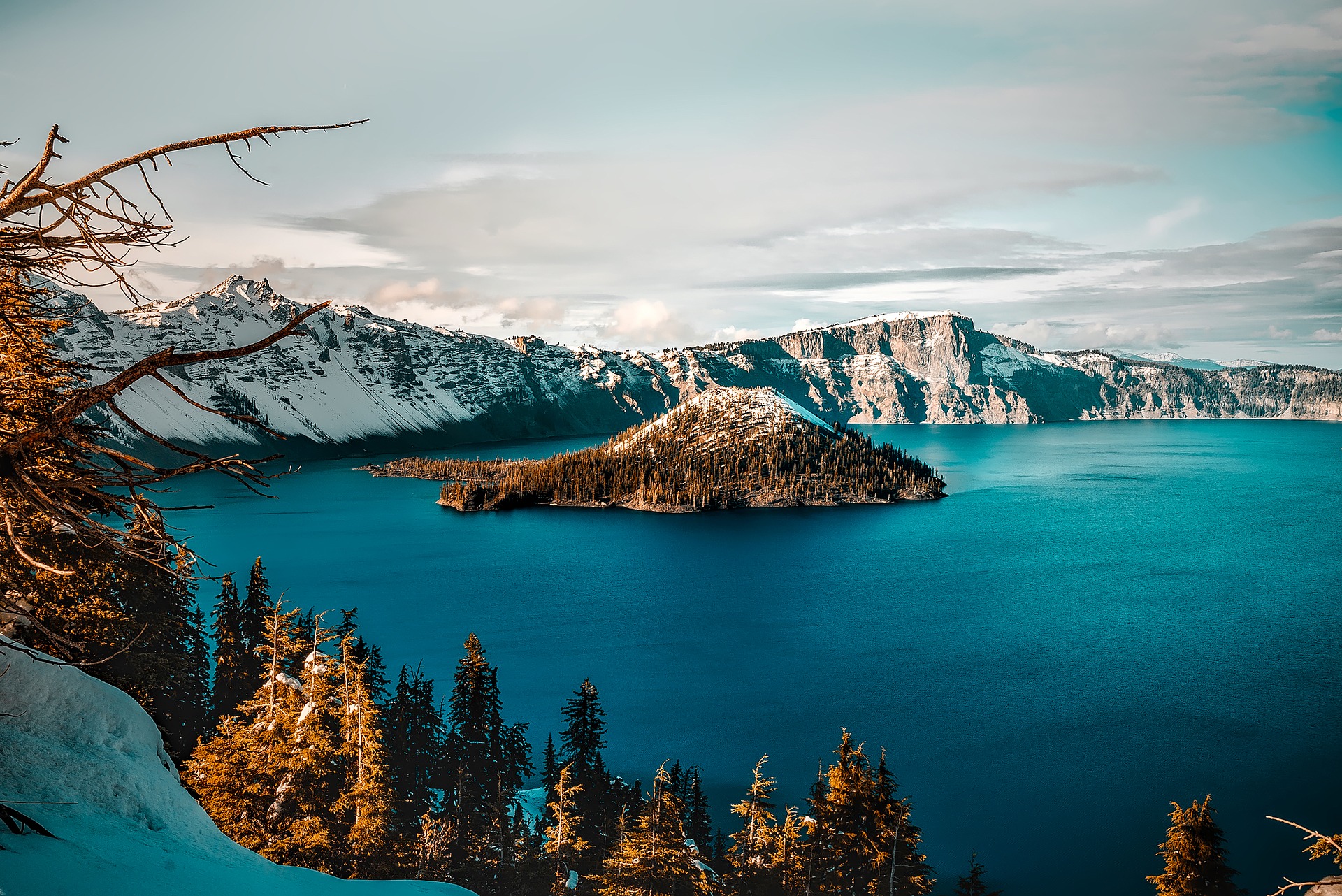 Image of Crater Lake Caldera in Oregon